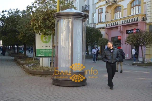 В місті з’явились нові конструкції з розміщення реклами (Фото) — фото 1