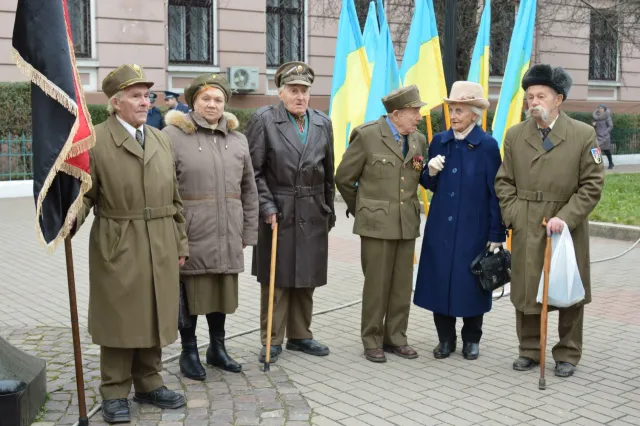 В Івано-Франківську урочистою ходою відзначили день створення ЗУНР (Фоторепортаж) — фото 4
