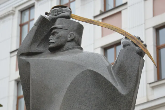 В Івано-Франківську урочистою ходою відзначили день створення ЗУНР (Фоторепортаж) — фото 7