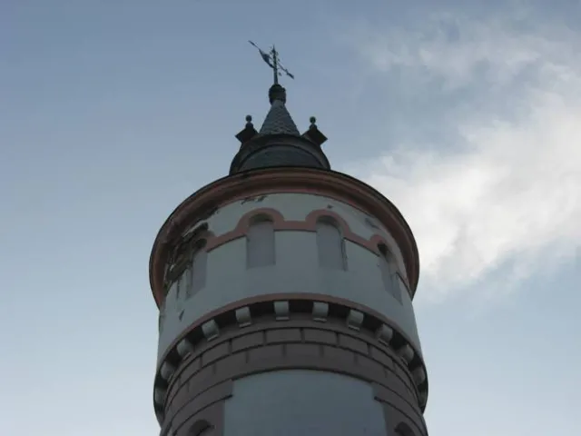 В Івано-Франківську продовжують обвалюватись фасади. Стає небезпечно ходити вулицями міста (Фото) — фото 3