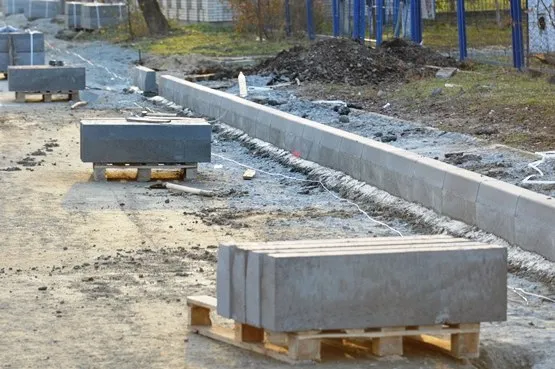 Повним ходом тривають роботи по капітальному ремонту вулиці Набережної (Фоторепортаж) — фото 6