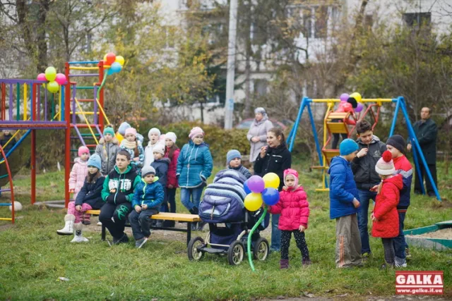 Вчора відбулось відкриття нового дитячого майданчика (Фото) — фото 3