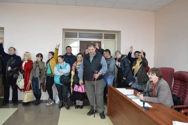 «Зелену зону» біля міського озера віддають під забудову (Фоторепортаж) + (Відео) — фото 3