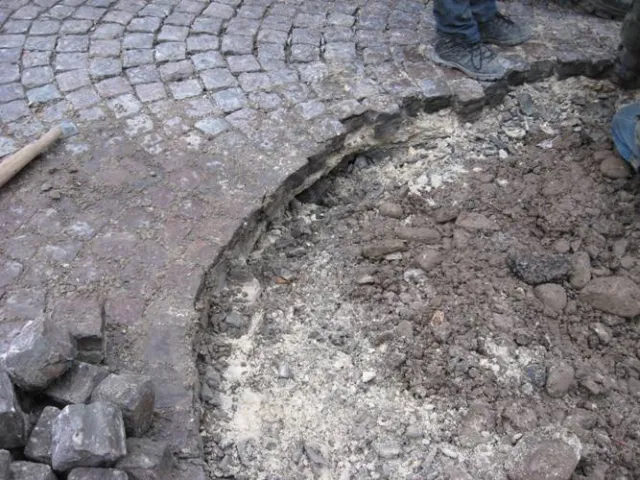 На вулиці Галицькій провалилася дорога (Фото) — фото 3