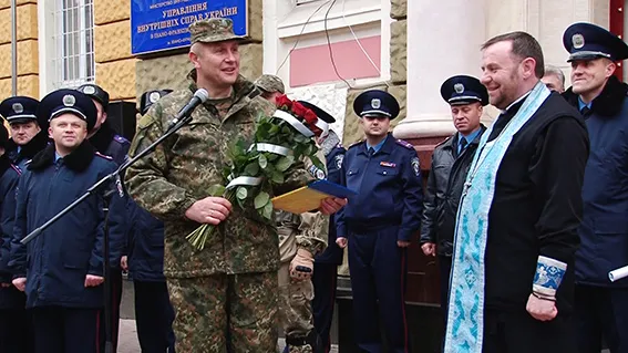 В Маріуполь вирушив черговий загін прикарпатських міліціонерів (Фото) — фото 3