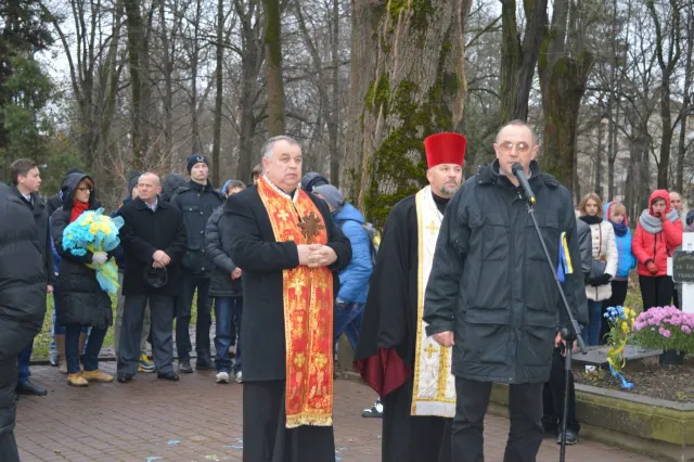 Після завершення сьогоднішнього віча-реквієму відбулася хода пам’яті за загиблими Героями України (Фоторепортаж) — фото 5