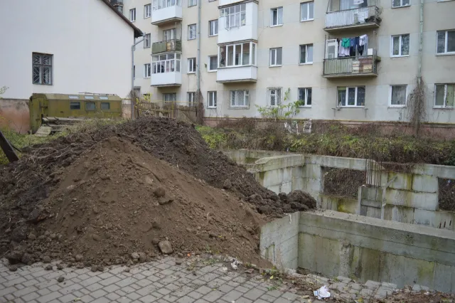 Нарешті підходить до завершення чотирирічна епопея із незаконним будівництвом на вулиці Короля Данила (Фоторепортаж) — фото 5