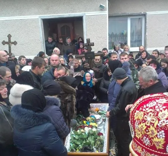 На Прикарпатті поховали «кіборга» у день його народження (Фото) — фото 4