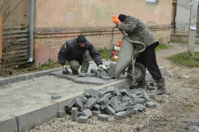 Заасфальтували одну із найпроблемніших вулиць міста - вулицю Манюха (Фоторепортаж) — фото 1