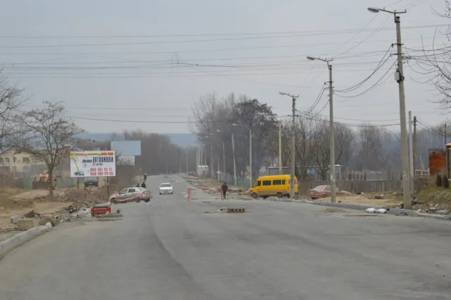 З наступного тижня вулиця Набережна ім. В. Стефаника буде повністю відкрита для проїзду (Фоторепортаж) — фото 6