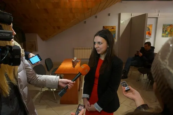 Луганська письменниця презентувала книжку «АТО. Історії зі Сходу на Захід» (Фоторепортаж) + (Відео) — фото 1