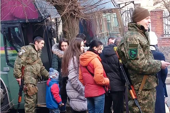 Прикарпатські правоохоронці відправились у зону бойових дій (Фото) — фото 4