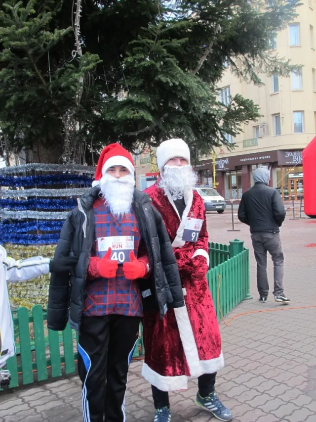 В Івано-Франківську відбувся зимовий новорічно-різдвяний забіг «Коляда Run» (Фоторепортаж) — фото 8