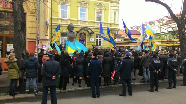 Сьогодні відбулося народне віче з нагоди 77-ї річниці від дня народження В’ячеслава Чорновіла (Фоторепортаж) — фото 9
