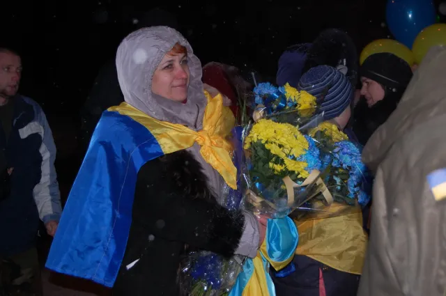Франківськ зустрів звільненого з полону бійця (Фоторепортаж) — фото 15