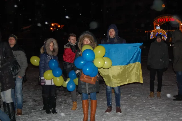 Франківськ зустрів звільненого з полону бійця (Фоторепортаж) — фото 6