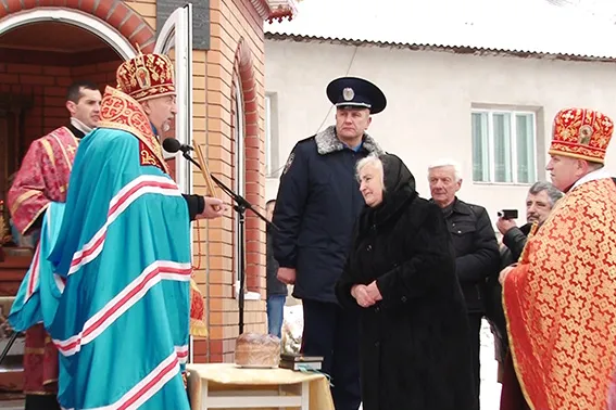 Пам'ять про загиблого в АТО прикарпатського міліціонера увіковічнили меморіальною дошкою та капличкою (Фото) — фото 3