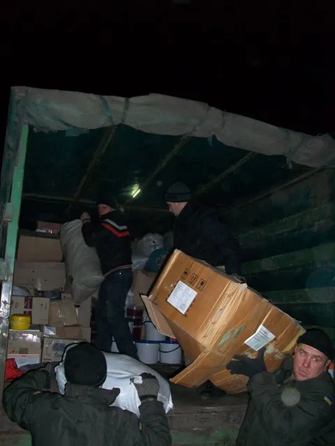 Прикарпатці передали черговий вантаж допомоги вагою біля 10 тонн у місто Щастя (Фото) — фото 2
