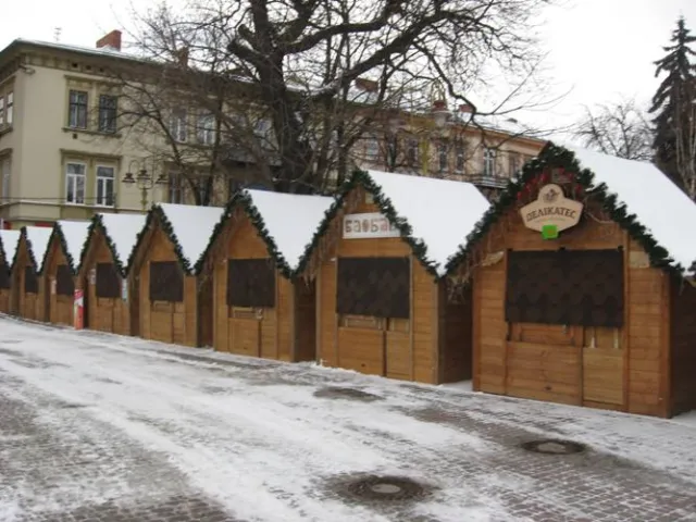 Новорічно-різдвяна торгівля зазнала фіаско? (Фото) — фото 1