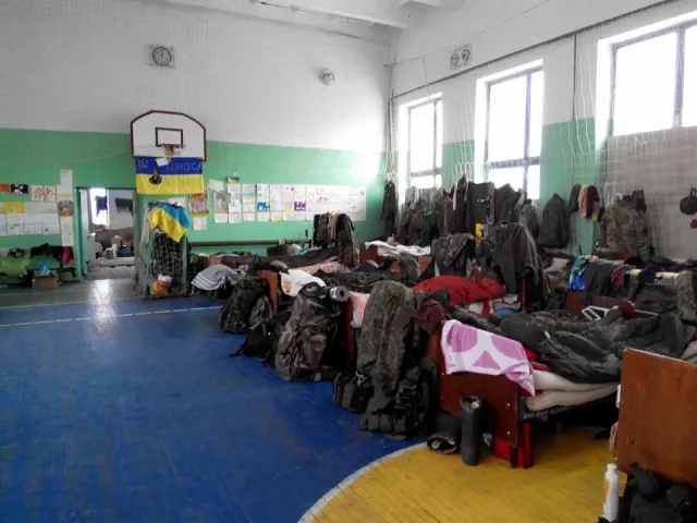 «Фронтовий вертеп» з Івано-Франківська продовжує відвідувати все нові військові і міліцейські частини у зоні АТО (Фоторепортаж) — фото 2