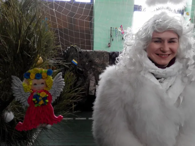 «Фронтовий вертеп» з Івано-Франківська продовжує відвідувати все нові військові і міліцейські частини у зоні АТО (Фоторепортаж) — фото 4