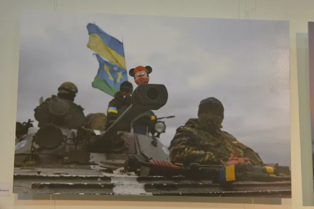 В «Бастіоні» відкрили виставку робіт загиблого героя Віктора Гурняка (Фоторепортаж) — фото 7