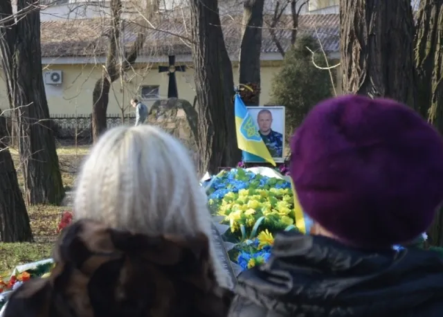Сьогодні відбулась поминальна панахида за загиблими героями Майдану та військовими які загинули в зоні АТО (Фото) — фото 4