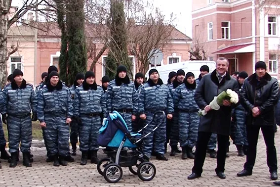 В сім’ї зниклого безвісті в Іловайському котлі Романа Грицика народився син (Фото) — фото 2