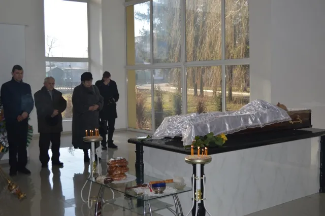 У Франківську попрощалися з Кравчуком, який віддав на Євромайдан 10 тисяч (Фото) — фото 2