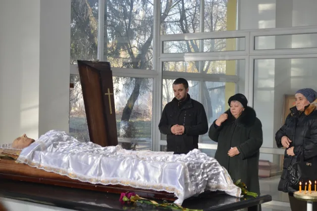 У Франківську попрощалися з Кравчуком, який віддав на Євромайдан 10 тисяч (Фото) — фото 3