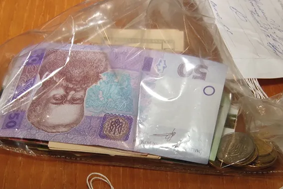 У Франківській маршрутці «на гарячому» затримали 21-річну злодійку — фото 1