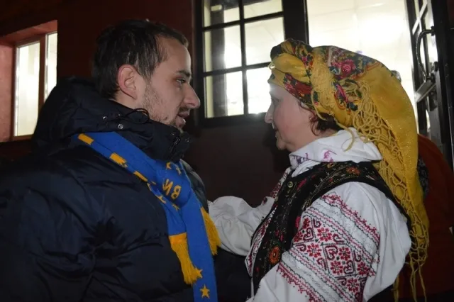 «Фронтовий вертеп-2015» на сході зустрічали зі сльозами на очах (Фото) — фото 7