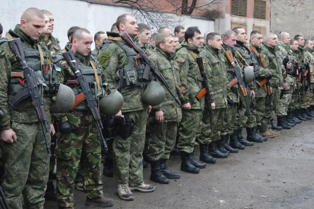 95 прикарпатських міліціонерів відправились у зону АТО (Фоторепортаж) — фото 7