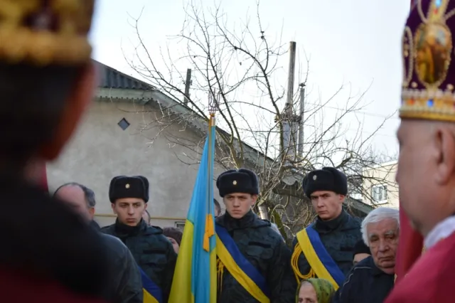 В Івано-Франківську прощалися з волонтером-медиком Ярославом Чомком, який загинув у зоні АТО (Фоторепортаж) — фото 5