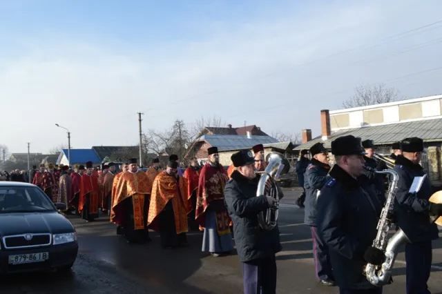 В Івано-Франківську прощалися з волонтером-медиком Ярославом Чомком, який загинув у зоні АТО (Фоторепортаж) — фото 7