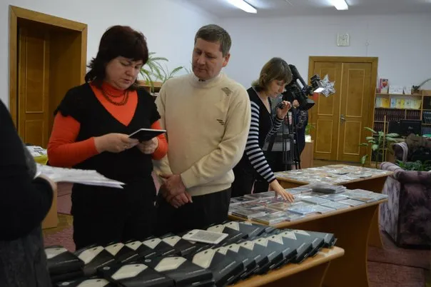Обласній бібліотеці передали електронні та аудіокниги на 50 тисяч гривень (Фото) — фото 4