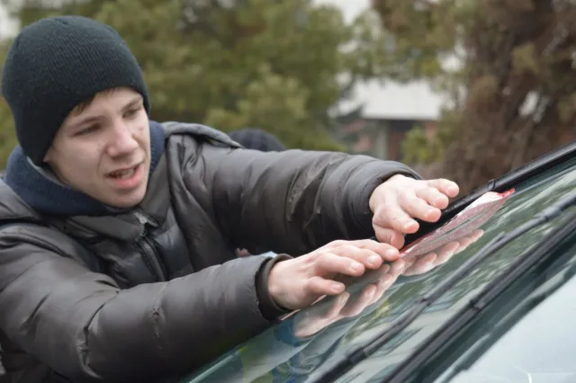 В Івано-Франківську молодь полювала на «авторагулів» (Фоторепортаж) — фото 2