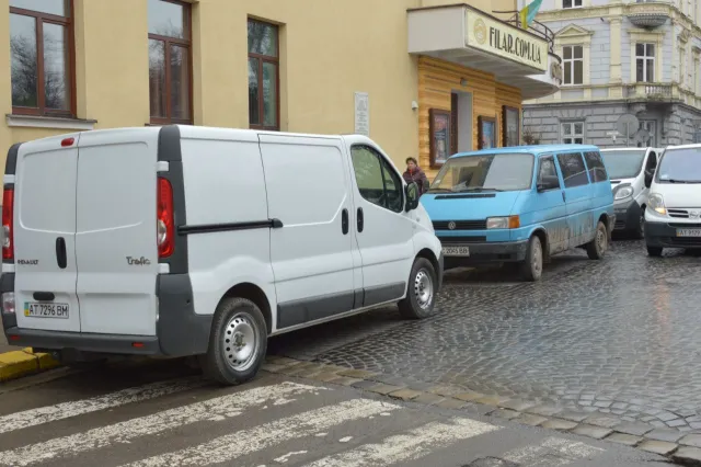 В Івано-Франківську молодь полювала на «авторагулів» (Фоторепортаж) — фото 9
