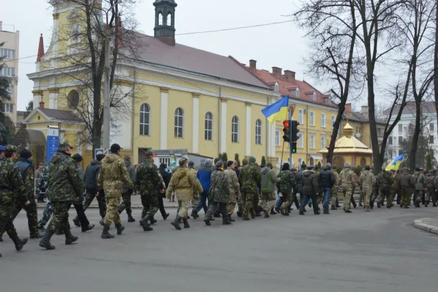 В Івано-Франківську до Дня Соборності організували Марш єдності та «живий ланцюг» (Фоторепортаж) + (Відео) — фото 1