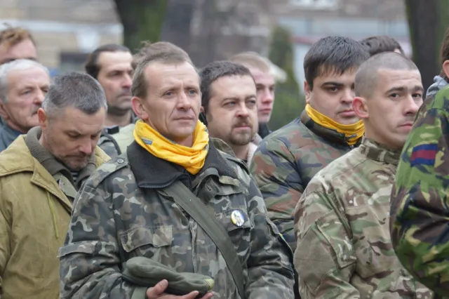 В Івано-Франківську до Дня Соборності організували Марш єдності та «живий ланцюг» (Фоторепортаж) + (Відео) — фото 3