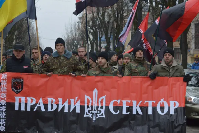 В Івано-Франківську до Дня Соборності організували Марш єдності та «живий ланцюг» (Фоторепортаж) + (Відео) — фото 4