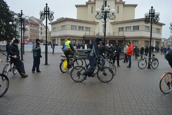 Зимовий велодень пройшов в Івано-Франківську (Фоторепортаж) — фото 1