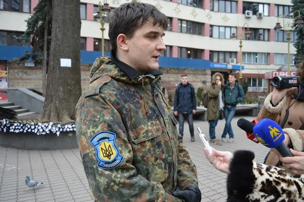 Франківці вшанували пам’ять героїв бою під Крутами смолоскипною ходою (Фоторепортаж) — фото 10