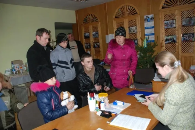 Рятувальники зустріли пересланців зі Сходу (Фото) — фото 3