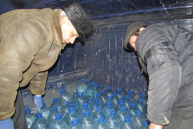 На Донбас відправили продуктів на 220 тисяч гривень (Фото) — фото 3