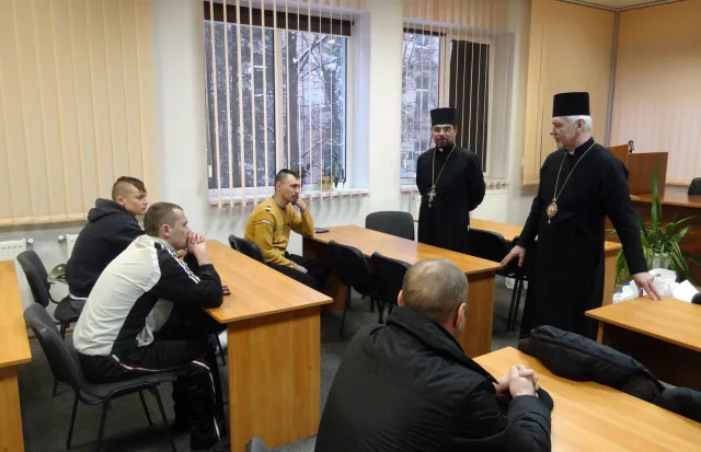 Священики Івано-Франківської архієпархії УГКЦ відвідали поранених бійців (Фото) — фото 3