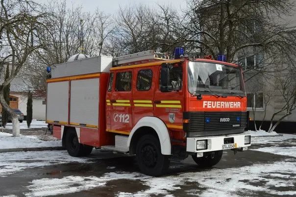 Франківські рятувальники отримали сучасний пожежний автомобіль з Німеччини (Фото) — фото 1