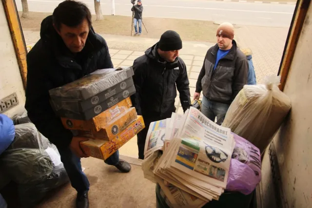 Прикарпатські волонтери відправили гуманітарну допомогу солдатам, які захищали Дебальцеве (фото) — фото 3