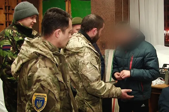 В Івано-Франківську зловила 22-річного псевдо-волонтера (фото) — фото 2