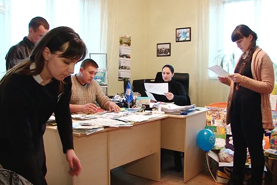 Франківські діти написали листи своїм одноліткам з Маріуполя (фото) — фото 1